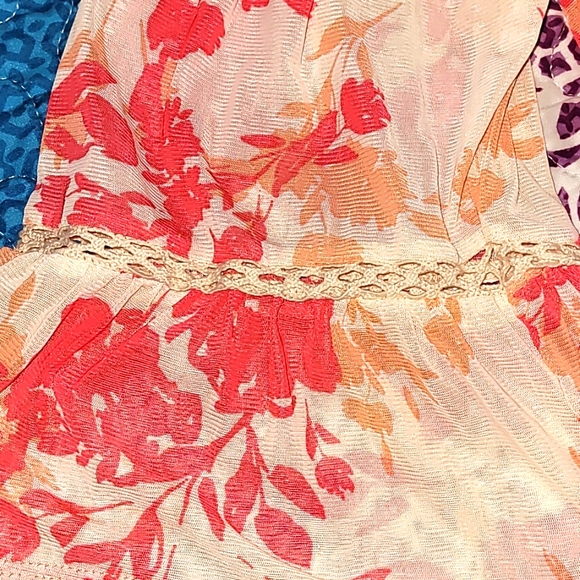 Peplum style floral blouse wear 2 ways - Picture 5 of 7